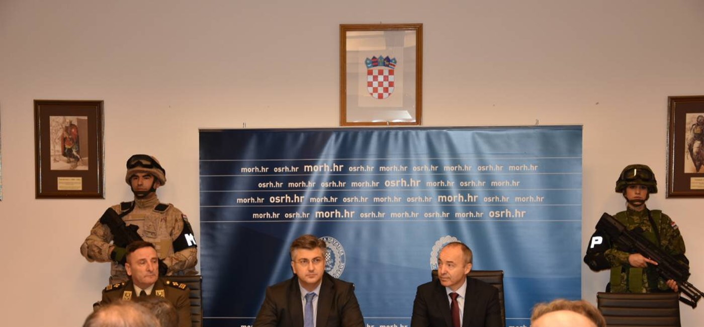 Plenković: Povećani proračun za obranu usmjeren je poboljšanju uvjeta života i rada pripadnika hrvatskih oružanih snaga